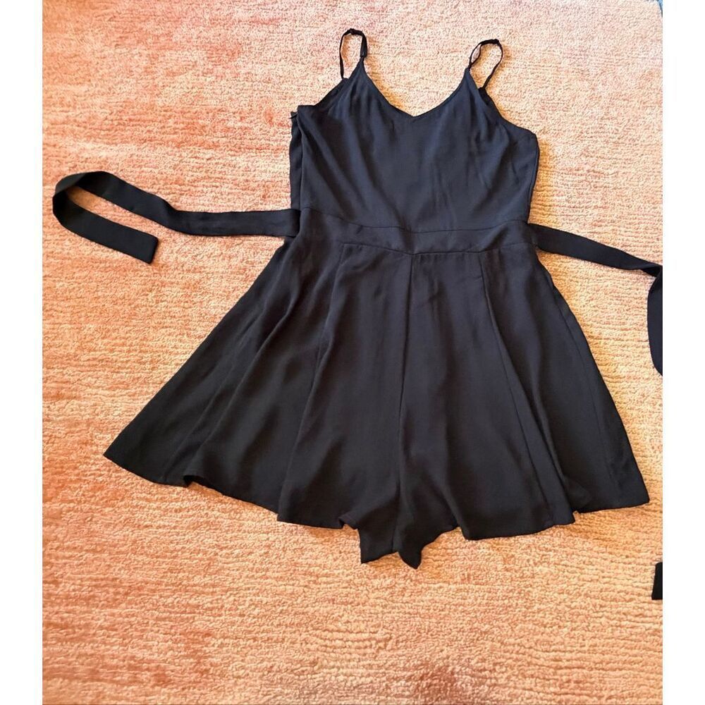 Express Black Wrap Romper Skort Adjustable Straps Size 6 - Picture 10 of 13